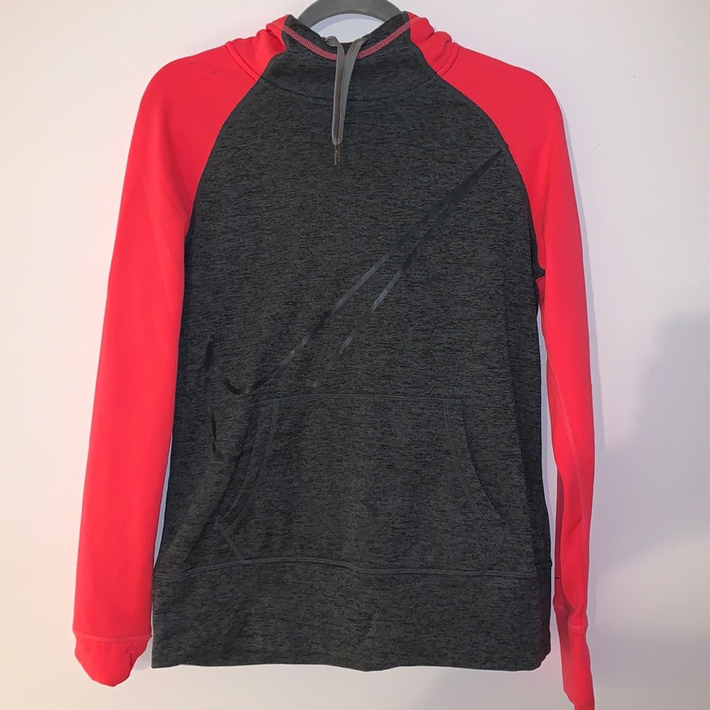 nike therma fit hoodie